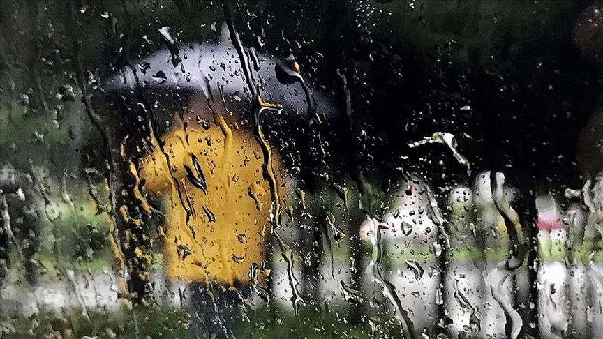 Meteorolojiden baz blgeler iin kuvvetli saanak uyars