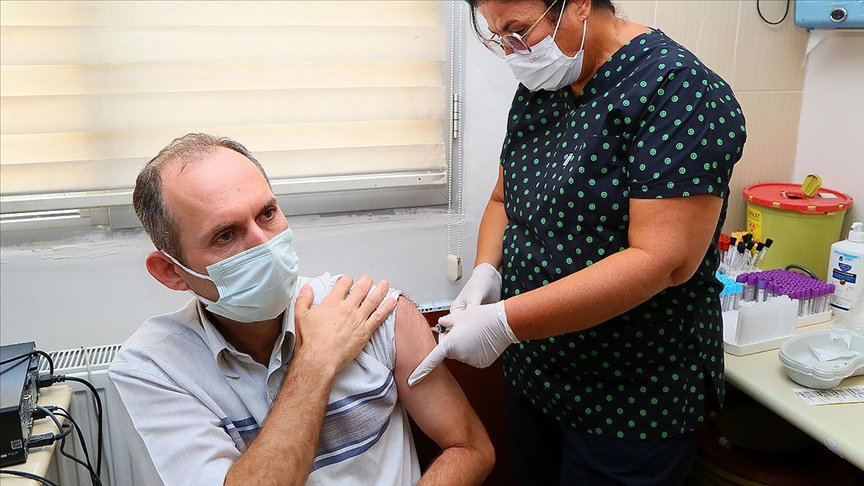 Yerli a TURKOVAC, zmir'de gnlllere uygulanmaya baland