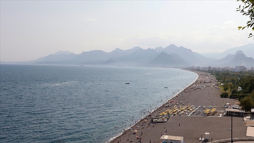 Antalya'ya gelen turist says 7 milyonu at