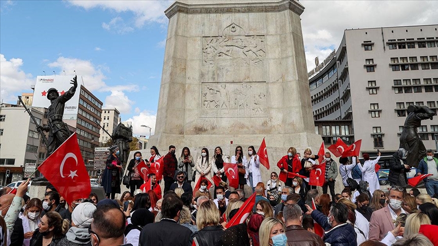 Dantayn gzellik salonlarnda epilasyon cihazlarn kullanmdan kaldran kararna protesto