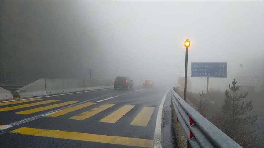 Bolu Da'nda sis ve yamur etkili oluyor