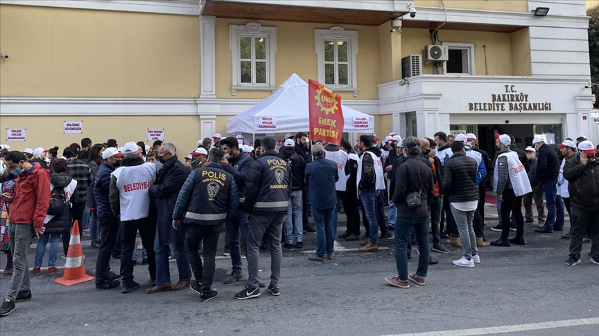 Bakrky Belediyesinde alan sendika yelerinden toplu szleme protestosu