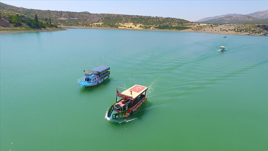 Turistlerin Takoran Vadisi'ne ilgisi tur teknelerinin saysn artrd