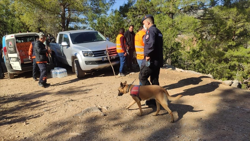 Mersin'de kaybolan 3 yandaki ocuu arama almalar devam ediyor