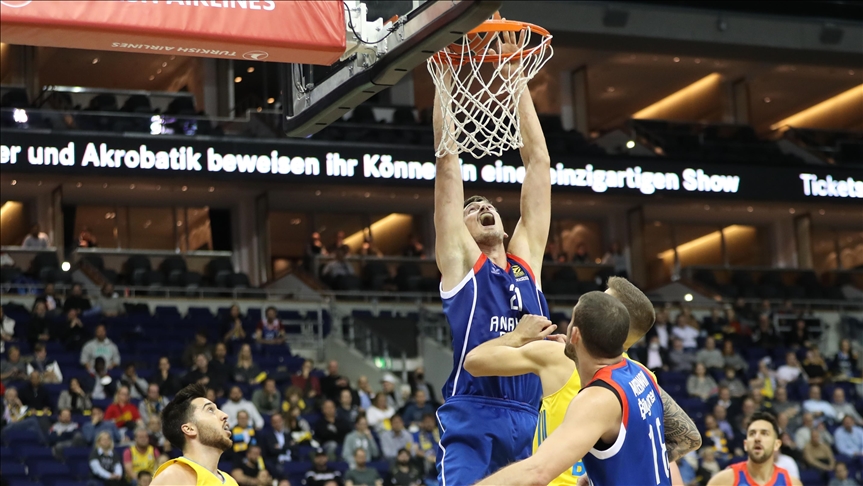 Anadolu Efes, Avrupa Liginde nc galibiyetini ald