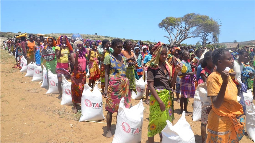 Tm Afrikann Dostlar Derneinden Madagaskardaki ihtiya sahiplerine gda yardm