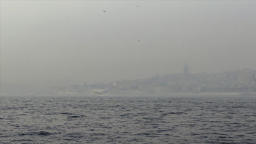 stanbul Boaz'nda gemi geilerine sis engeli