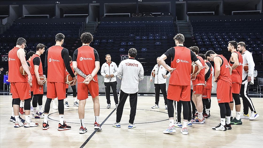 A Milli Erkek Basketbol Takm nn Dnya Kupas Elemeleri mcadelesi balyor