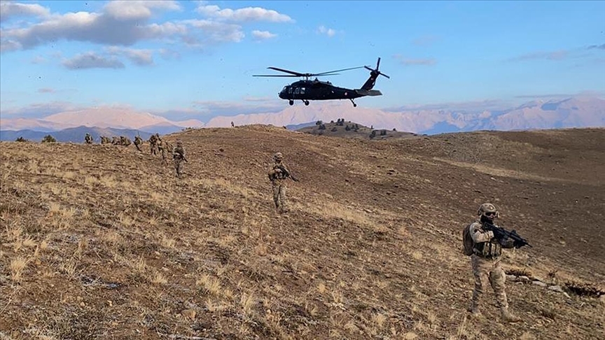  Mehmetik Tunceli de terristlerin inlerini imha ederek k slenmesine izin vermiyor