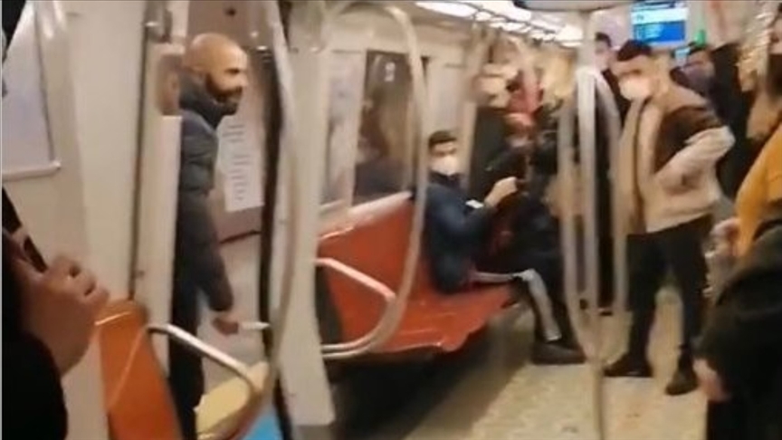 Metroda kadn yolcuya bak ekip hakaret eden pheli yakaland