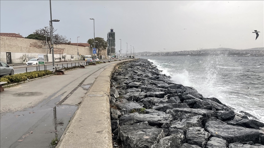 stanbul da kuvvetli rzgar etkili oluyor