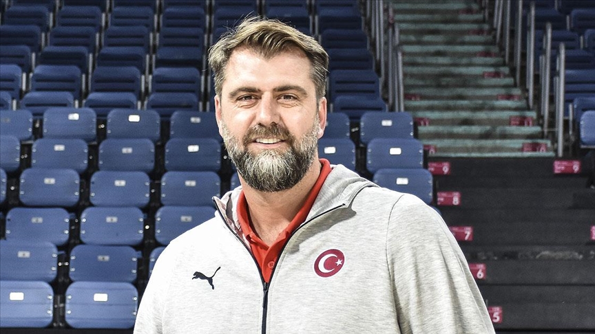 Mehmet Okur oyunculuk kariyerindeki baarsn baantrenrle de tamak istiyor