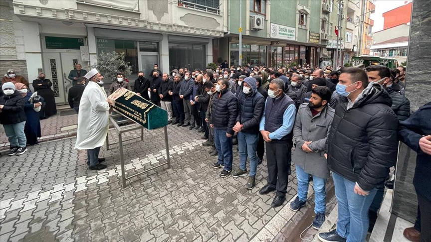 stanbul daki frtnada hayatn kaybeden Elif anver topraa verildi