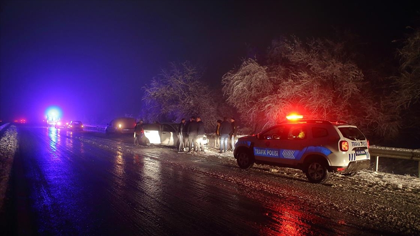 Kar ya nedeniyle Samsun-Ankara kara yolunda ulamda glk yaanyor