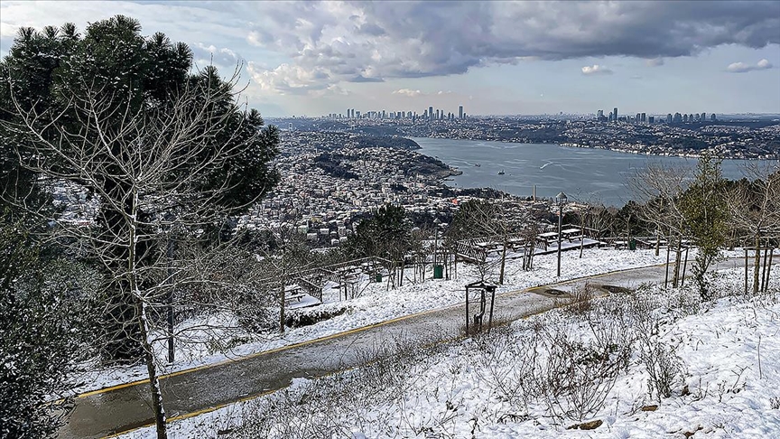 stanbul'da kar ya sonras baz blgelerde beyaz rt olutu