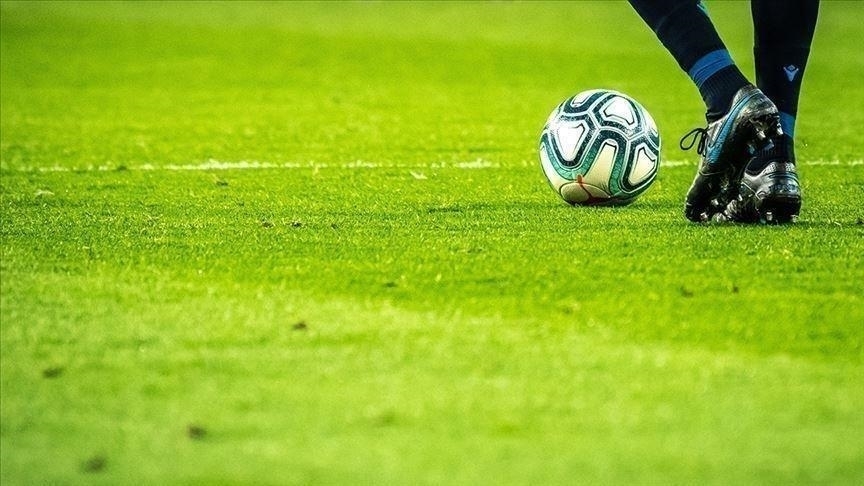 in, milli takmda oynayan futbolcularna dvme yasa getirdi