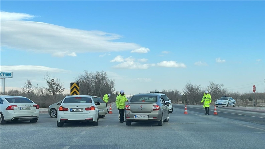 Konya da kum frtnas trafikte aksamaya neden oldu