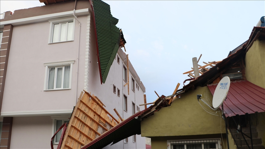 Samsun ve Tokat ta Kuvvetli Rzgar atlar Uurdu