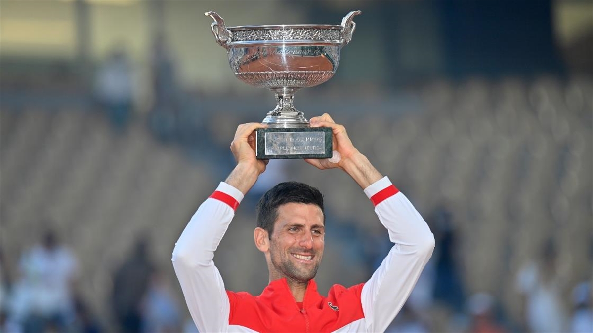 Fransa Ak'ta ampiyon Novak Djokovic