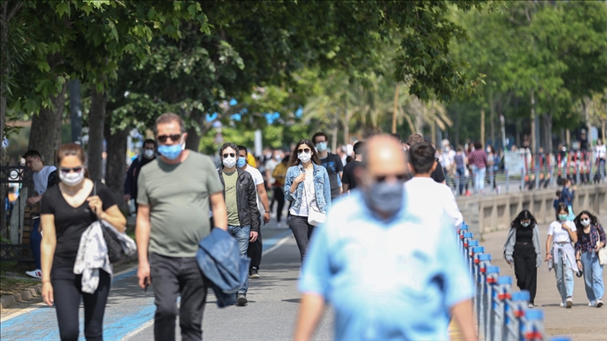 Salgnla mcadeledeki baarnn boa gitmemesi iin 'tedbirlere bir mddet daha uyulmas' uyars