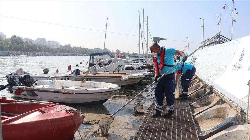 stanbul'da msilaj temizleme almalar devam ediyor