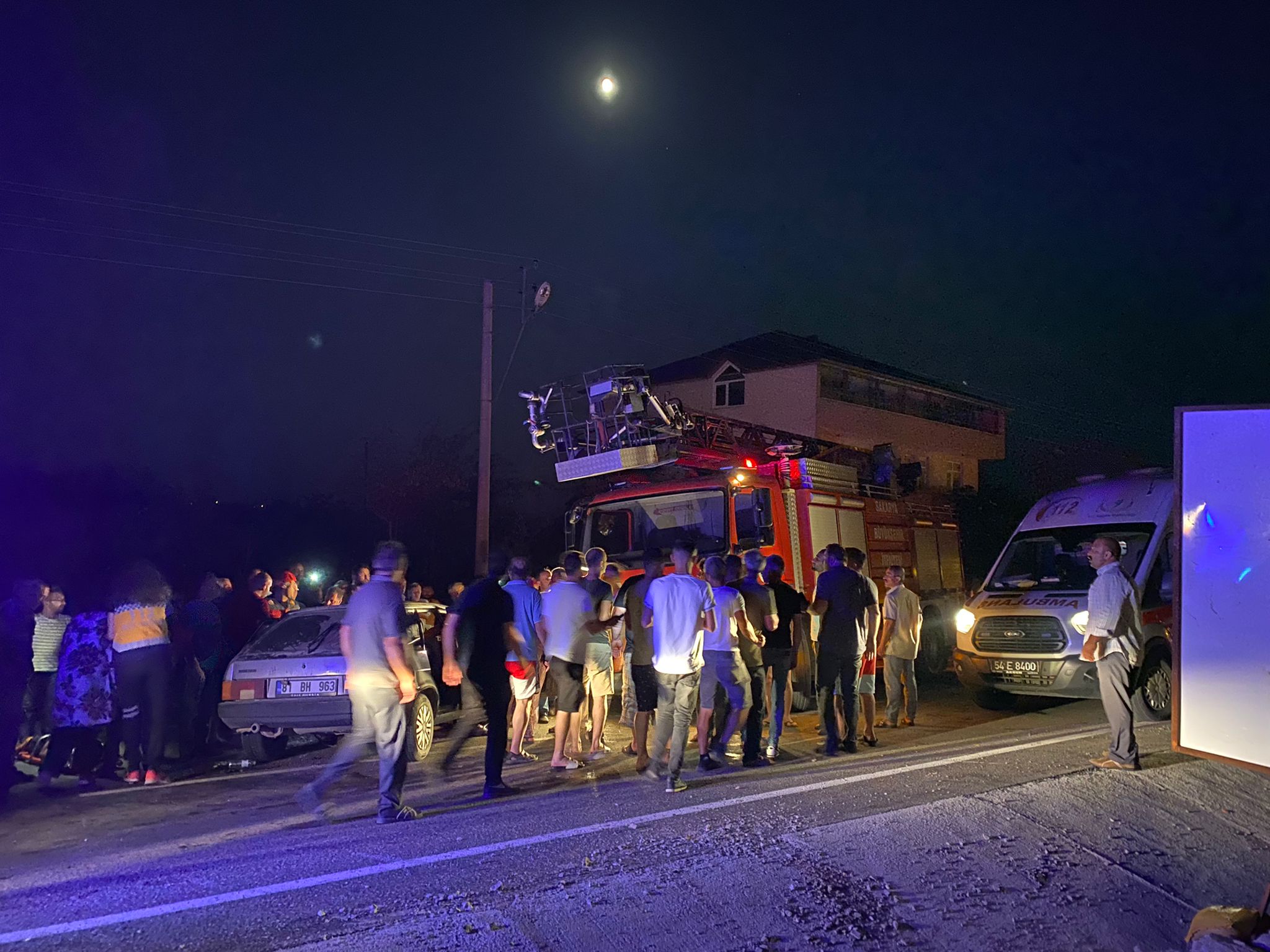 Karasu oluk ky yolunda korkun kaza yarallar var