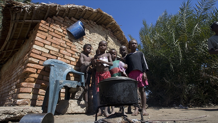 Tek nedeni kresel iklim deiiklii olan ktlkla mcadele eden ilk lke: Madagaskar