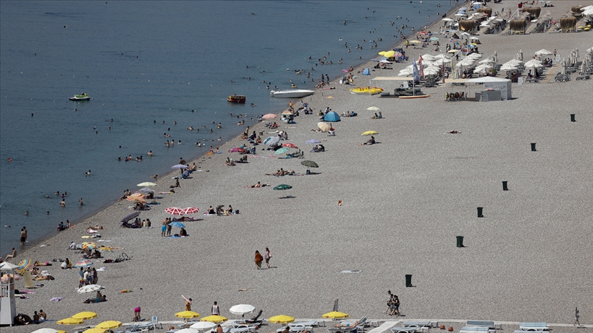 Turizm merkezleri Antalya ve Mula'nn sahillerinde younluk devam ediyor