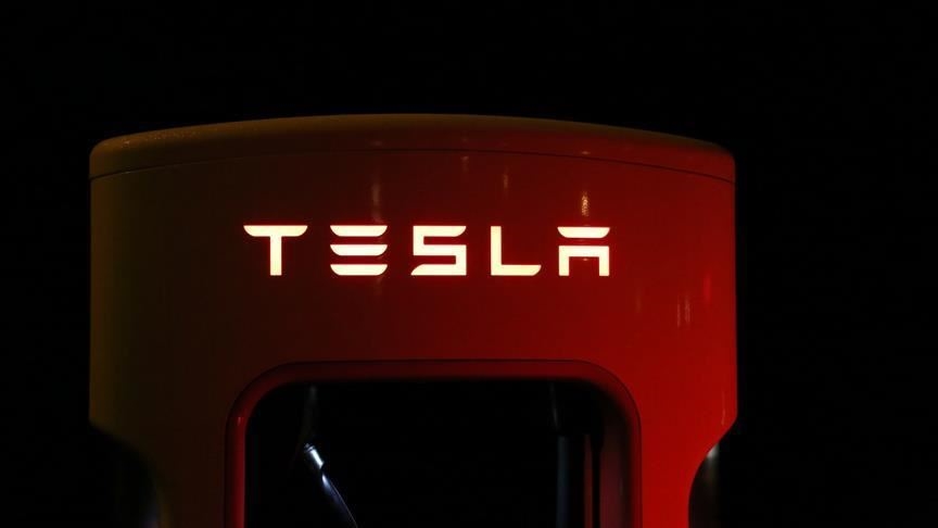 Tesla'dan ikinci eyrekte 1,1 milyar dolarlk rekor kar