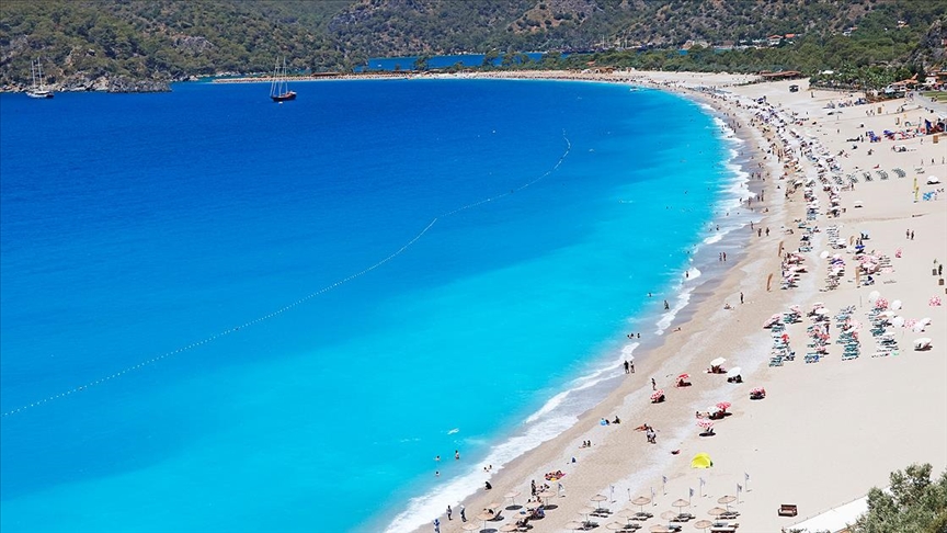 Antalya'ya gelen turist says 1,5 milyonu at