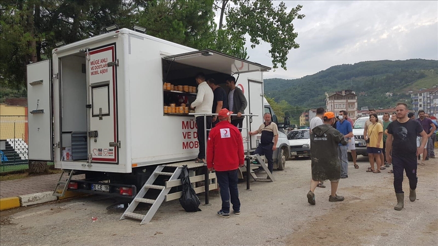 Trk Kzlay, Bat Karadeniz'de scak yemek datmaya balad