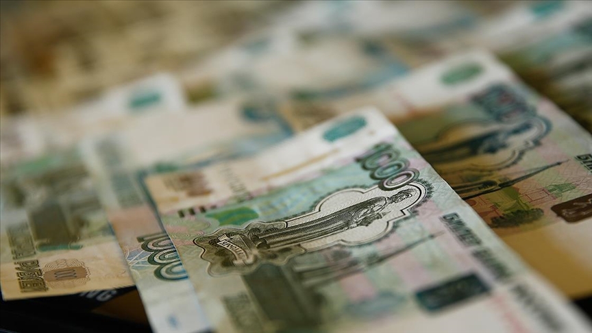 Rusya'dan Twitter, Facebook ve WhatsApp'a 36 milyon ruble para cezas