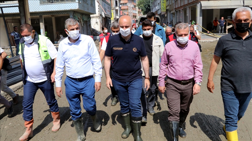 Bakan Karaismailolu: Kurumlarmz afetin izlerini ortadan kaldrmak iin hummal bir alma yrtyor