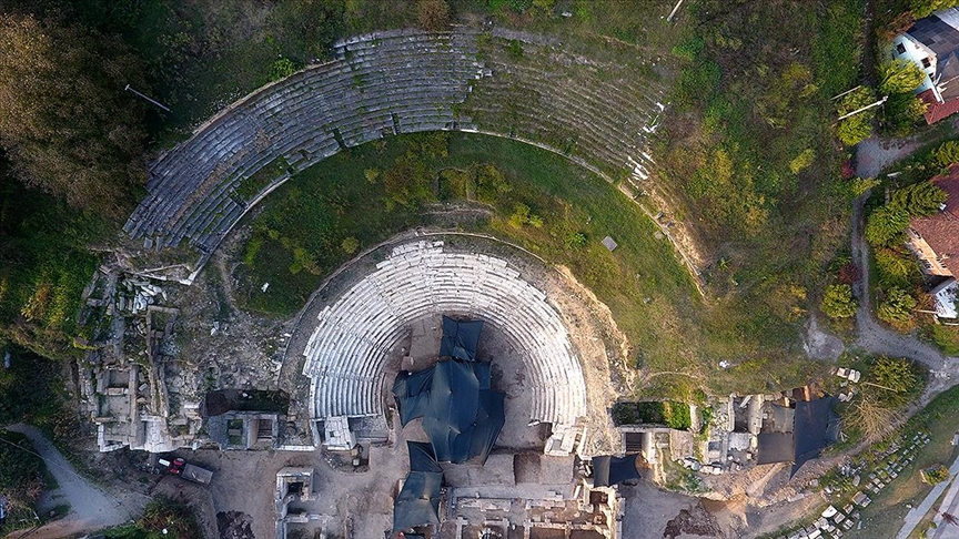 Bat Karadeniz'in 'Efes'inde yeni bulgular gn na karlyor