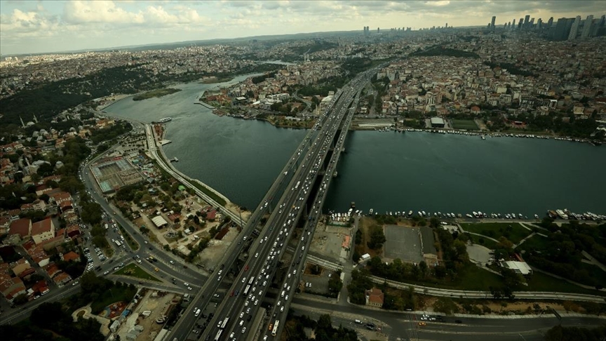 stanbul'da trafik younluu yaanyor