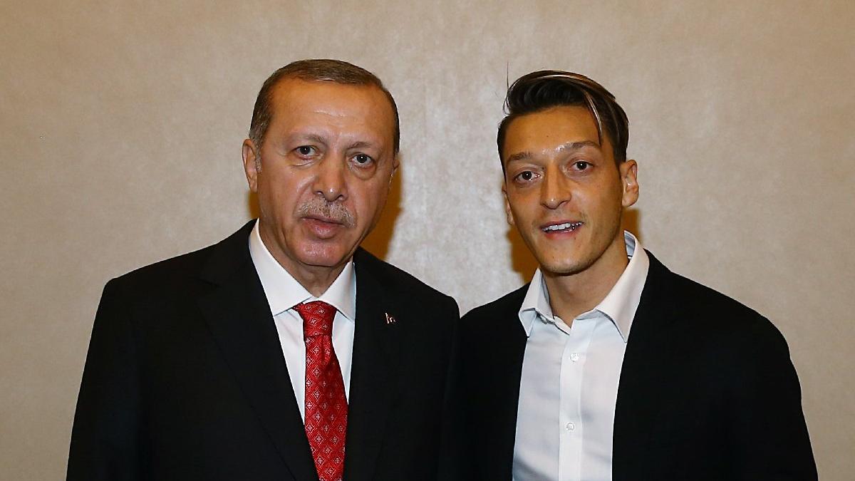 Erdoann yaptrd saatten Mesut zile de verildi!